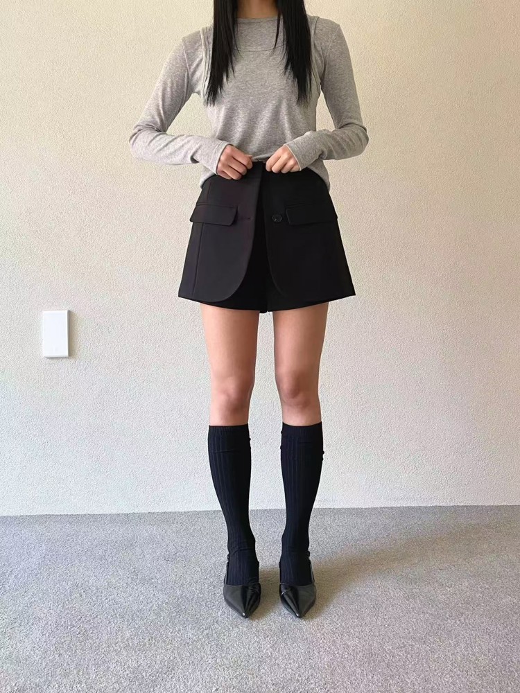 黑色