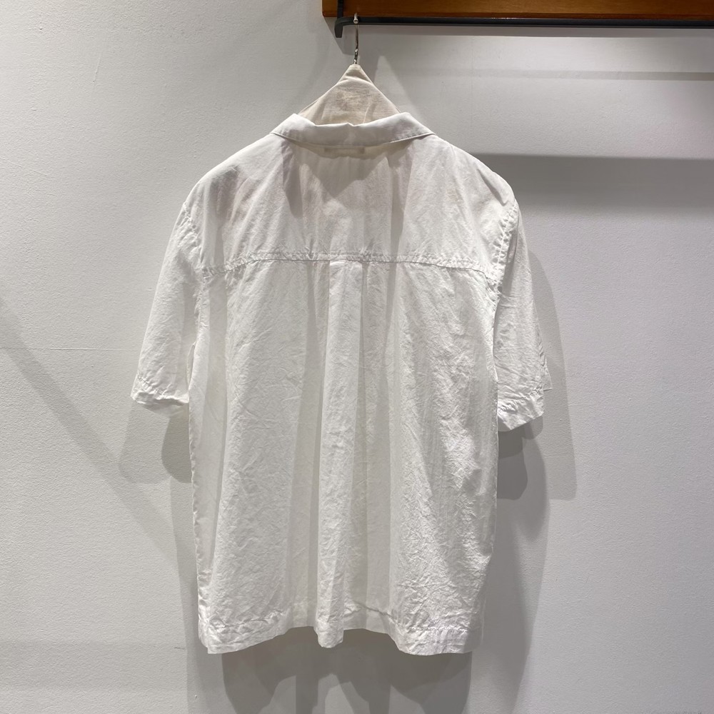白色
